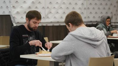 Фото - Каждый четвертый россиянин тратит на обед 500-1000 рублей в неделю